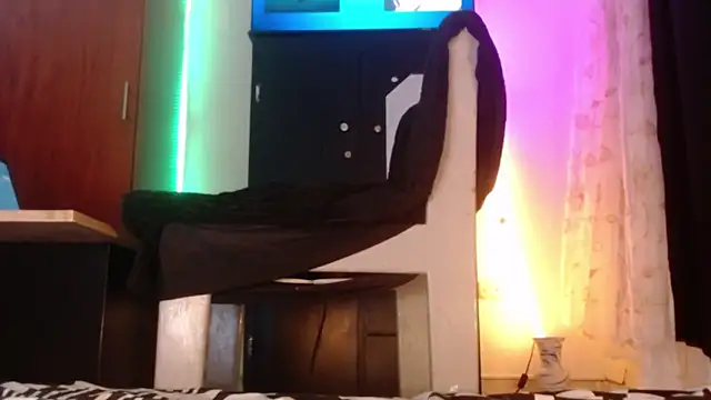 samm sweet online show from April 7, 2026, 12:34 am