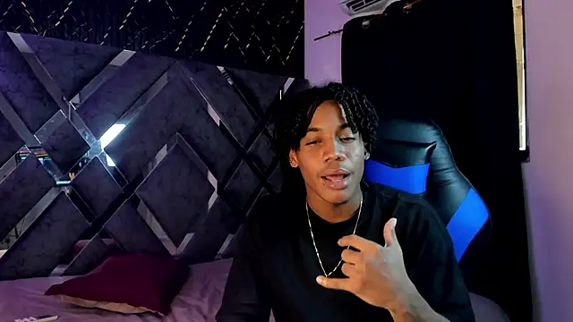 axel silva4 online show from April 30, 2026, 7:43 pm
