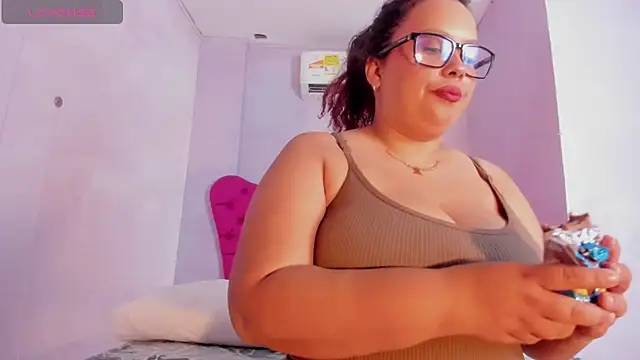 Zara Holly  online show from July 9, 2026, 7:02 pm