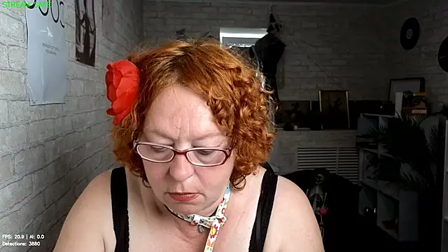 Snapshot of Fara_Flutte chatting on June 17, 2026, 5:40 am Fara Flutte online show from June 17, 2026, 5:40 am