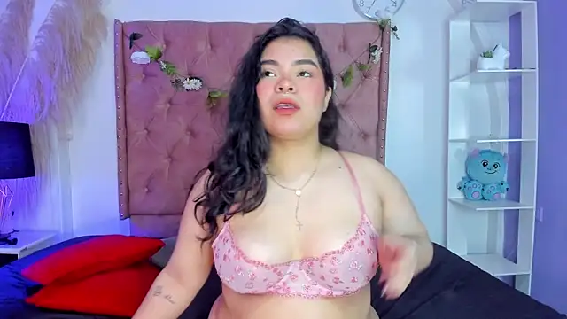 ROSELEI  online show from May 11, 2026, 12:39 pm