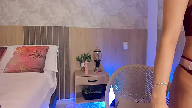 LiriaSweetie online show from May 12, 2026, 11:38 am