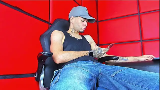 Daniel huge22 online show from May 13, 2026, 1:51 pm