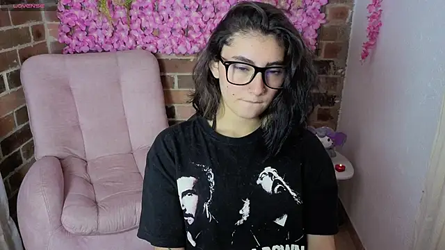 darknesscosplayer56 online show from April 7, 2026, 7:59 pm