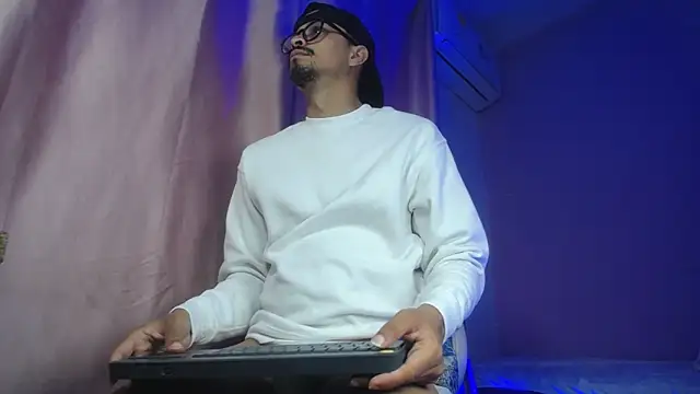 Amir guy  online show from May 2, 2026, 11:59 am
