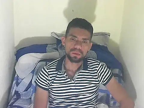 thomas2wood online show from June 1, 2026, 12:33 am
