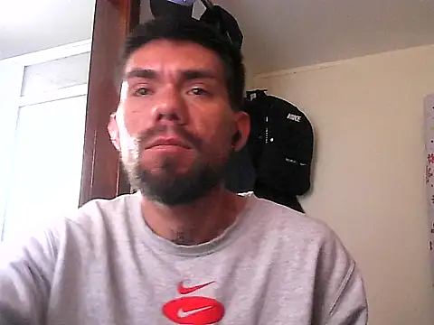 Snapshot of thomas2wood chatting on July 17, 2026, 7:22 pm thomas2wood online show from July 17, 2026, 7:22 pm