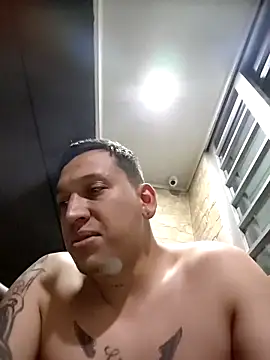 Krgs28 online show from April 7, 2026, 3:52 am