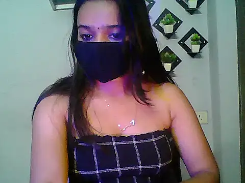 Saxy Mony002 online show from July 28, 2026, 8:52 pm