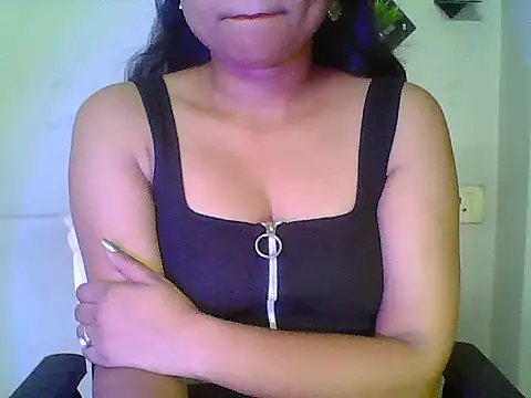 Saxy Mony002 online show from June 18, 2026, 4:22 am