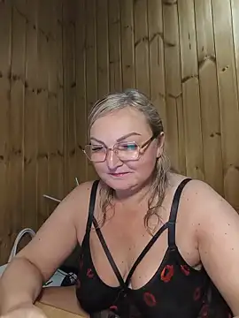 White-Chocolatte online show from May 25, 2026, 4:28 pm