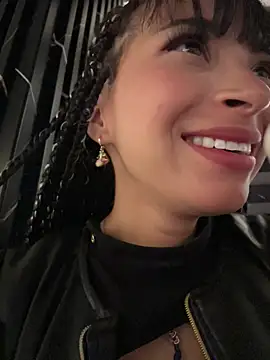 Sasha-firee online show from May 25, 2026, 7:23 pm