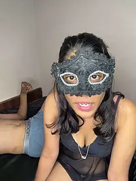 Love Birds00 online show from May 13, 2026, 8:54 am