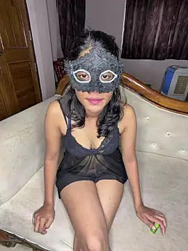 Love Birds00 online show from June 16, 2026, 8:03 am