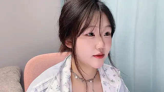 Snapshot of Lilababy00 chatting on April 19, 2026, 8:26 am Lilababy00 online show from April 19, 2026, 8:26 am