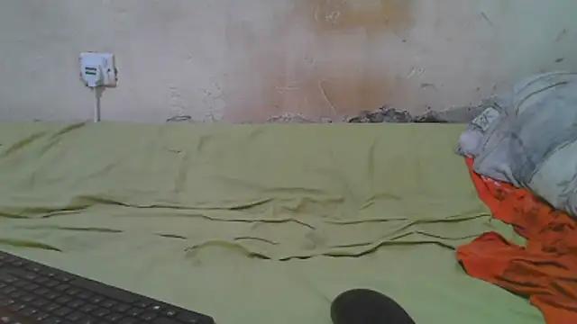 issabelaluna online show from May 15, 2026, 6:44 am
