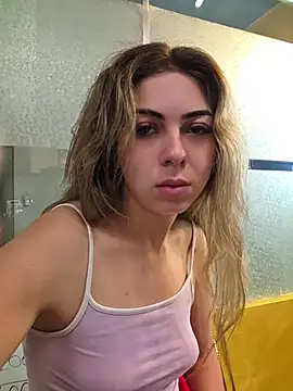 AylinRosee online show from July 16, 2026, 2:52 am