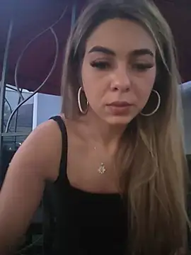 AylinRosee online show from June 26, 2026, 6:25 pm