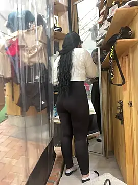 mariana-0306 online show from May 7, 2026, 3:37 pm