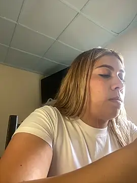  BellaSmith  online show from July 15, 2026, 2:57 pm