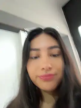 VioletRousee online show from June 19, 2026, 1:28 pm