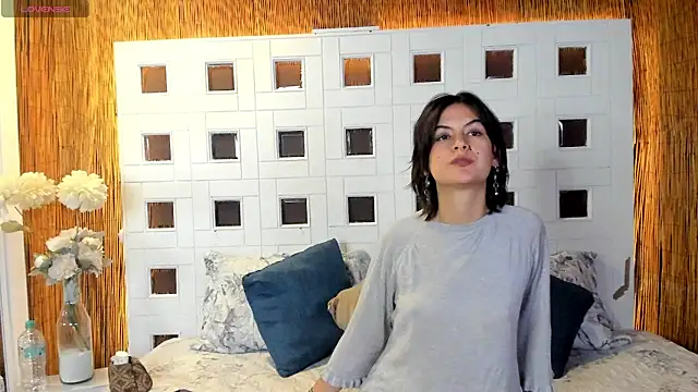 Snapshot of freyaa__1 chatting on April 18, 2026, 1:13 pm freyaa 1 online show from April 18, 2026, 1:13 pm