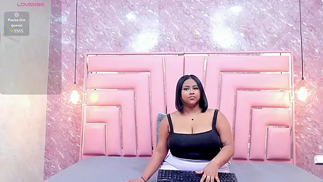Luu Adams online show from April 24, 2026, 7:27 pm