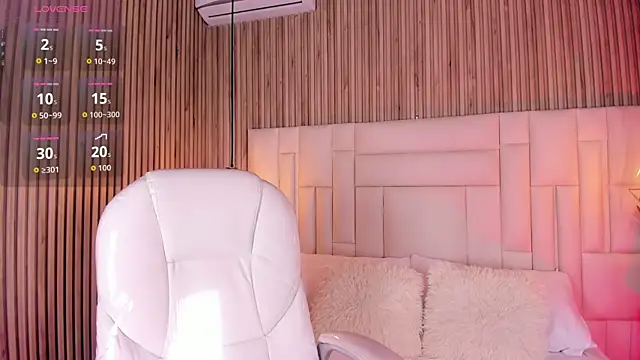 NicolSantos online show from May 7, 2026, 11:24 am