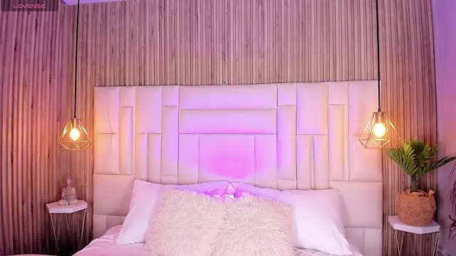 NicolSantos online show from May 15, 2026, 11:30 am