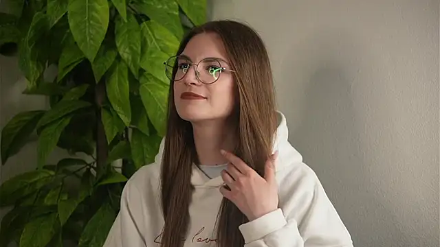 ToyaEssex online show from April 9, 2026, 12:22 pm