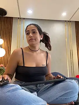 Snapshot of Hana-Parker chatting on May 10, 2026, 2:08 pm Hana-Parker online show from May 10, 2026, 2:08 pm