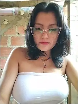 sienna elara online show from June 27, 2026, 11:05 am