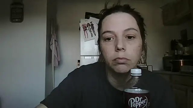 Snapshot of lily1982 chatting on May 13, 2026, 10:06 pm lily1982 online show from May 13, 2026, 10:06 pm