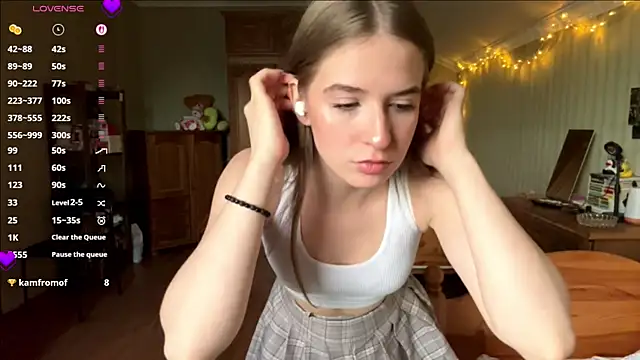 Snapshot of BambiBlush chatting on June 12, 2026, 2:26 pm BambiBlush online show from June 12, 2026, 2:26 pm