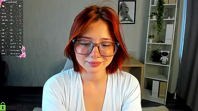 Snapshot of Lessi_Panic chatting on July 8, 2026, 12:57 am Lessi Panic online show from July 8, 2026, 12:57 am