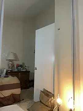 Pink-Tip-Bunny online show from April 17, 2026, 12:19 pm