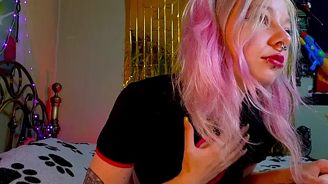Snapshot of Sansarella chatting on September 12, 2025, 6:18 pm Sansarella online show from September 12, 2025, 6:18 pm