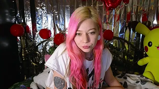 Snapshot of Sansarella chatting on February 19, 2025, 3:17 am Sansarella online show from February 19, 2025, 3:17 am
