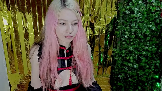 Snapshot of Sansarella chatting on March 12, 2025, 8:09 pm Sansarella online show from March 12, 2025, 8:09 pm
