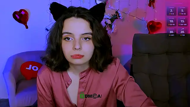 mia mooon  online show from April 18, 2026, 12:29 pm