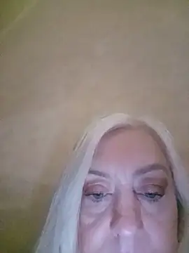 Julia20X online show from June 13, 2026, 10:13 am