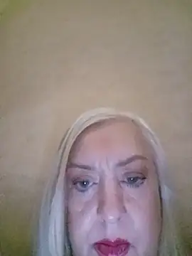 Julia20X online show from June 19, 2026, 8:31 am