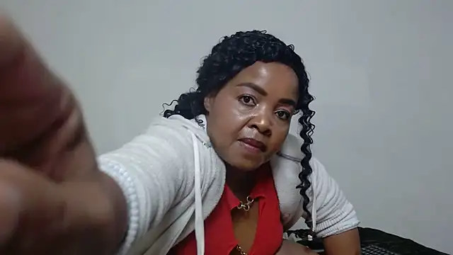 Snapshot of CaramelBaddie16 chatting on June 18, 2026, 11:10 pm CaramelBaddie16 online show from June 18, 2026, 11:10 pm