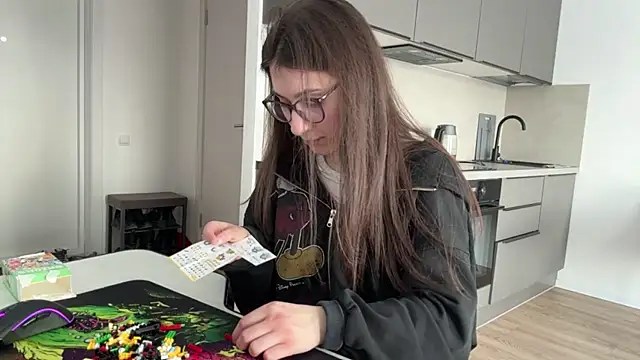 Eileen Wagner online show from April 22, 2026, 2:02 pm