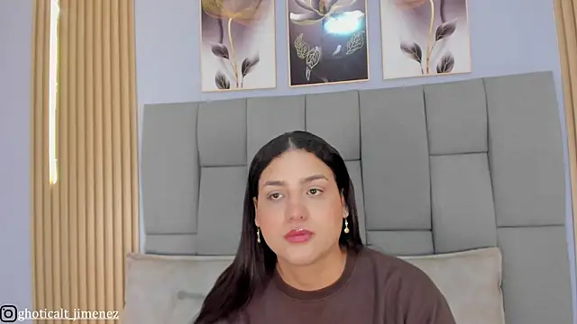  ValeryCooper online show from May 23, 2026, 11:20 am