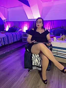 Jenifer cruz online show from May 8, 2026, 5:44 am