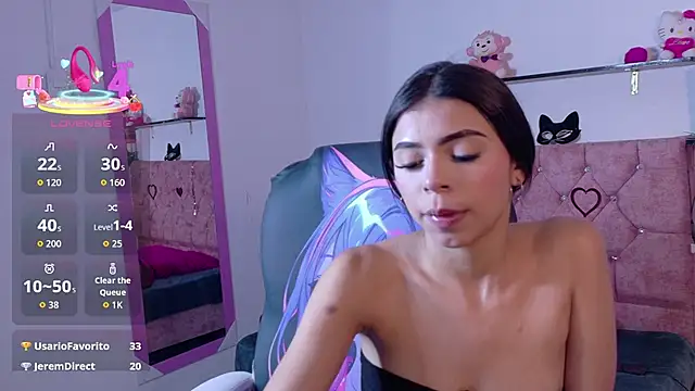 VelinaHoney online show from May 15, 2026, 12:58 pm