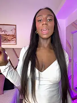 Zoe Ravenn online show from May 18, 2026, 3:06 am