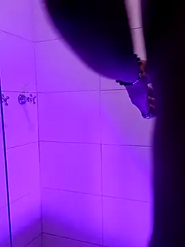 Leilany sexy online show from April 14, 2026, 6:02 pm