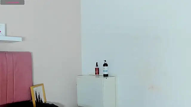 Snapshot of Sophie_Ross18 chatting on April 14, 2026, 3:44 am Sophie Ross18 online show from April 14, 2026, 3:44 am